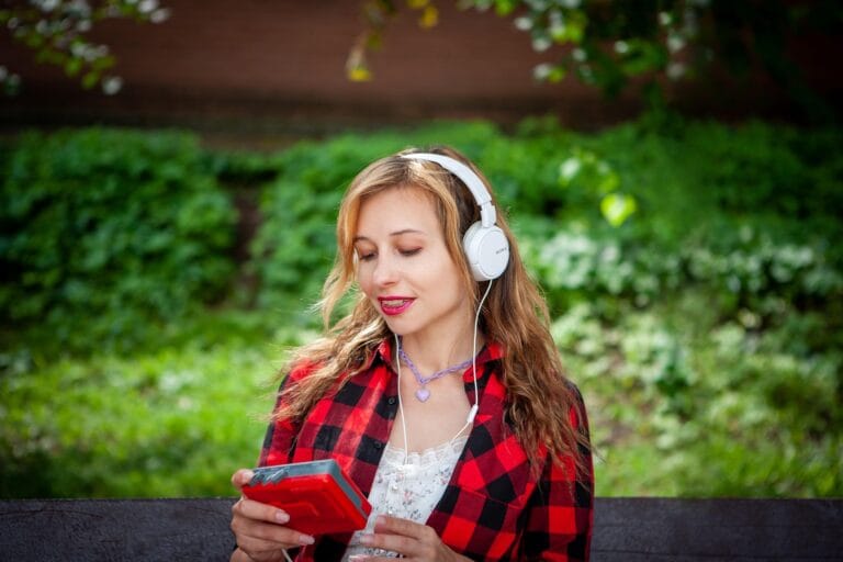 Práticas de Listening em Inglês: Como Melhorar sua Compreensão Auditiva